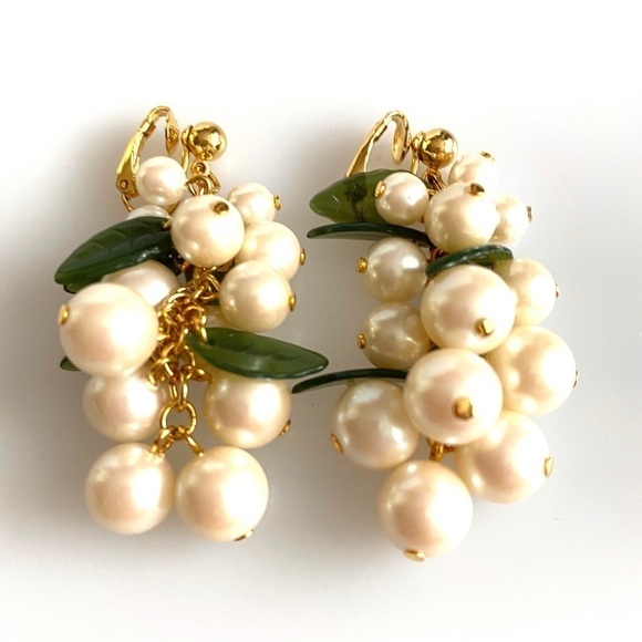 Faux Pearls Earrings Clip Ons Jewelry - Picture 6 of 9